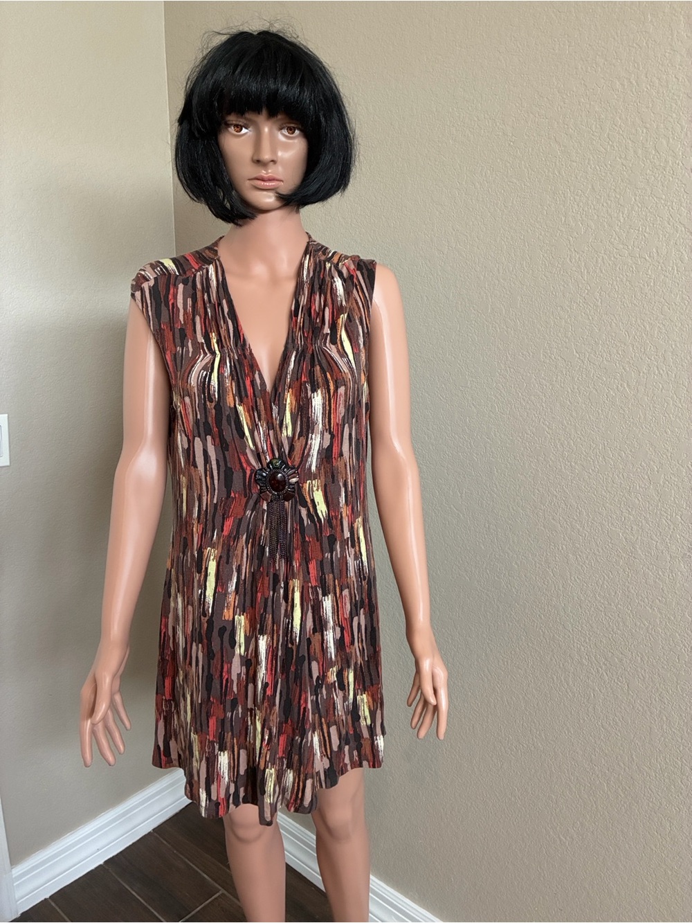 V Christina sleeveless VNeck Mini Dress Autumn Multicolor w/Decorative Brooch